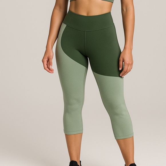 🍋 LULULEMON Nulu Colour Block High-Rise Crop 23" - Size 12 🍋 - Picture 1 of 12